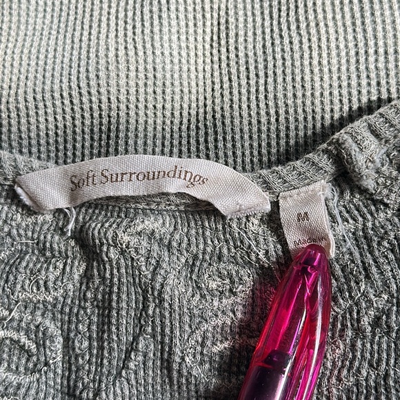 Soft Surroundings Pale Olive Green Camden Thermal Top Shirt Medium - Picture 6 of 7